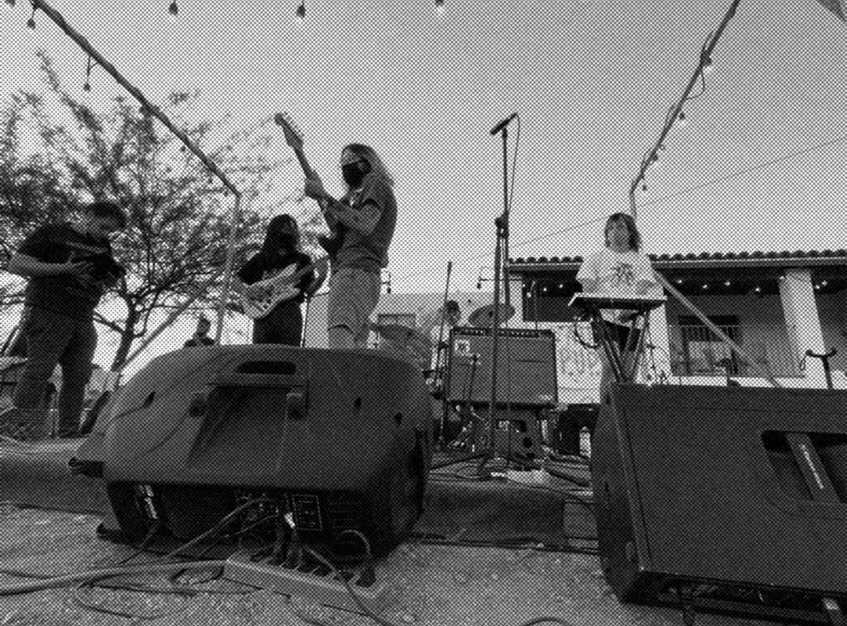 //MUSIC/ALBUMS/THEYUS_COMPILATION.mp3